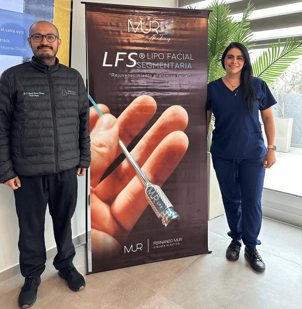Doctores en congreso de lipo facial